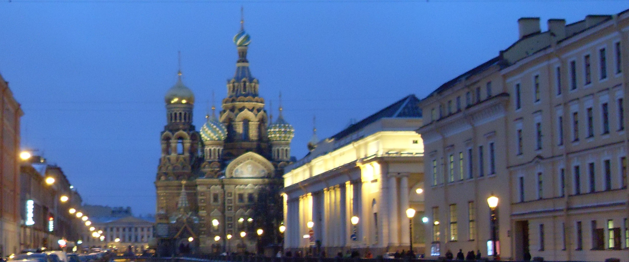 Петербург готовится к новогодним праздникам